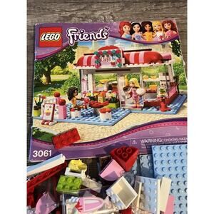 Lego Friends City Park Cafe 3061 Preowned. 100% complete